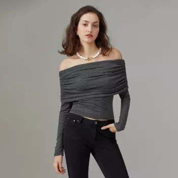 How to Style a Spring Off-Shoulder Cropped Top