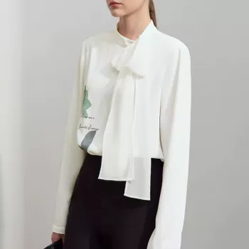 How to Style a Loose Floral Blouse for Any Occasion