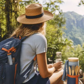 Eco-Friendly Traveler Checklist: Zero-Waste Packing